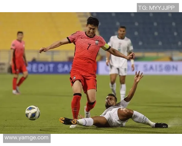 日韩现役足球球星闪耀赛场展现技术与激情驱动球队前行